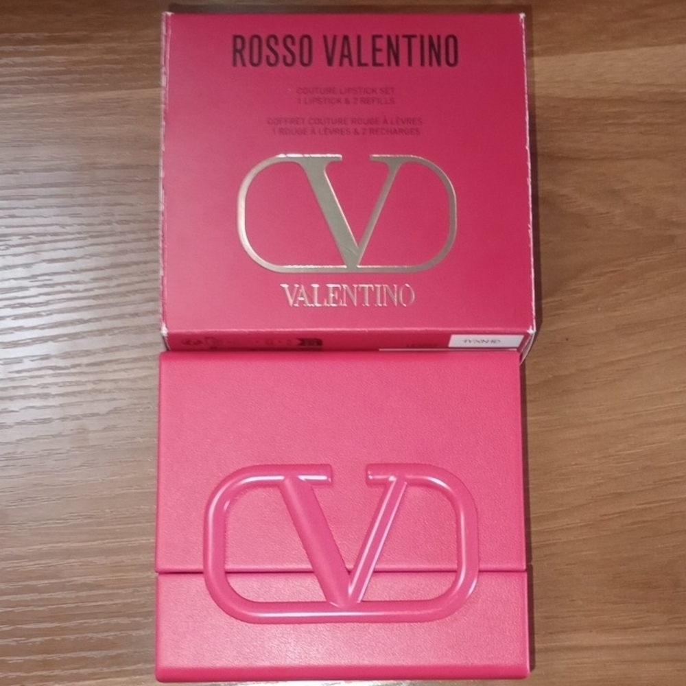 Valentino Rosso Lipstick Set in Red and Gold - Picture 2 of 7